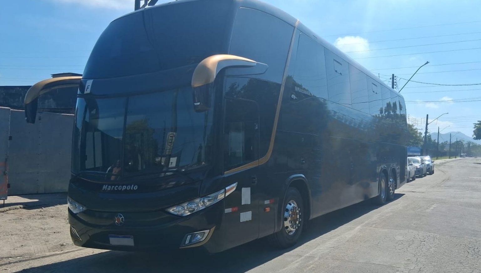 Ônibus Marcopolo Paradiso 1600 LD G7 – Leito Turismo. Volvo B12R 380 ...